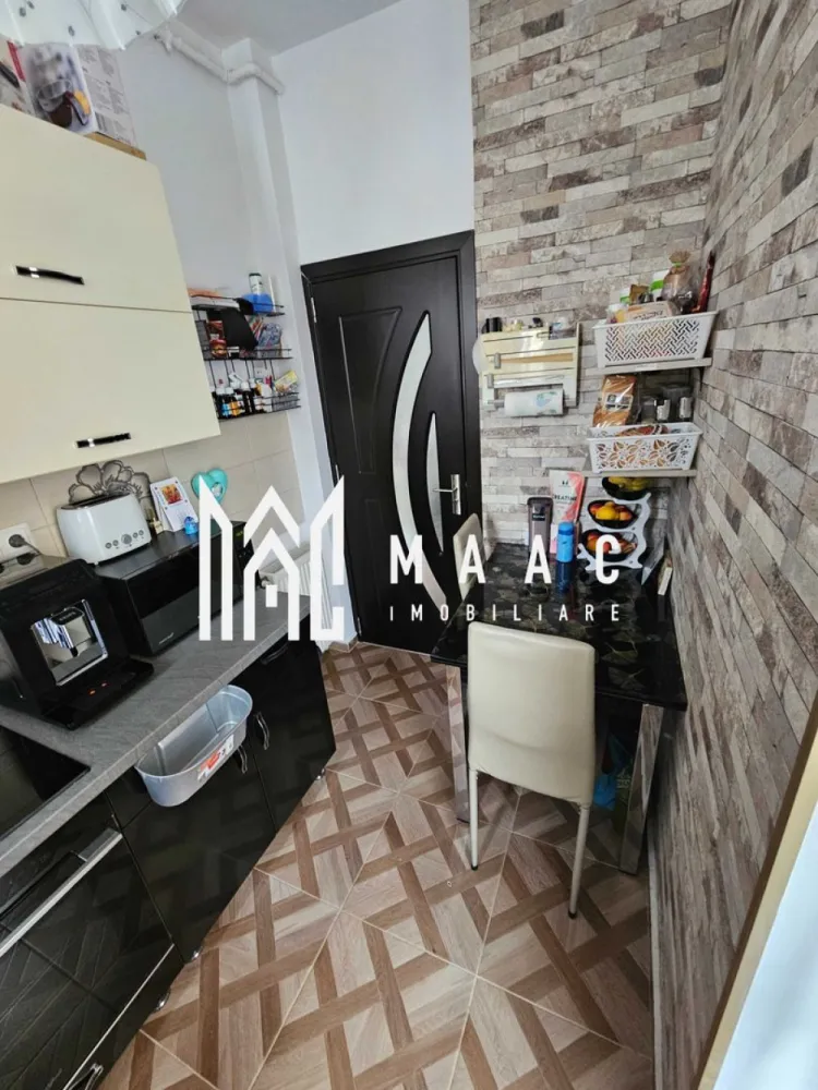Apartament 2 camere | Decomandat | 41 MPU | Etaj 2 | Loc de parcare | Turnisor - MAAC Imobiliare vă propune spre vânzare un apartament cu 2 camere, decomandat, situat în zona Turnișor — o zonă liniștită și foarte căutată, ideală atât pentru locuit, cât și pentru investiție. Compartimentare: Hol generos Living cu acces pe balcon Bucătărie separată, cu acces pe al doilea balcon Dormitor luminos Baie Balcon (5 mp) Date tehnice: Suprafață utilă: 41 mp Balcon de 5 mp Etaj: 2 Loc de parcare inclus Pentru mai multe detalii precizati telefonic ca ati vazut anuntul cu ID: CP2834901 }}
