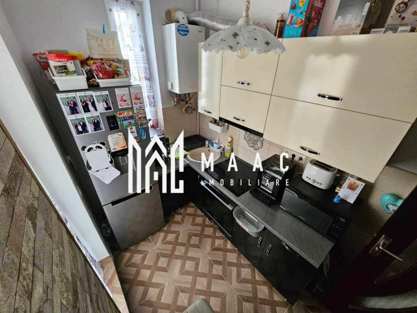 Apartament 2 camere | Decomandat | 41 MPU | Etaj 2 | Loc de parcare | Turnisor - MAAC Imobiliare vă propune spre vânzare un apartament cu 2 camere, decomandat, situat în zona Turnișor — o zonă liniștită și foarte căutată, ideală atât pentru locuit, cât și pentru investiție. Compartimentare: Hol generos Living cu acces pe balcon Bucătărie separată, cu acces pe al doilea balcon Dormitor luminos Baie Balcon (5 mp) Date tehnice: Suprafață utilă: 41 mp Balcon de 5 mp Etaj: 2 Loc de parcare inclus Pentru mai multe detalii precizati telefonic ca ati vazut anuntul cu ID: CP2834901 }}