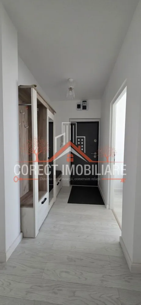Apartament Bulevardul Decebal etaj 1 - Apartament 2 camere – Str. Decebal, Bistrița Apartament cu 2 camere de vânzare, situat pe Strada Decebal, într-o zonă foarte bună, aproape de magazine, transport și puncte de interes. ✔ 51 mp utili ✔ Etaj 1 ✔ Bucătărie separată ✔ Baie ✔ Compartimentare practică Bloc construit în 1972, locuință potrivită atât pentru locuit, cât și pentru investiție. 💰 Preț: 95000 € 📞 Pentru detalii și vizionare, sunați cu încredere. }}