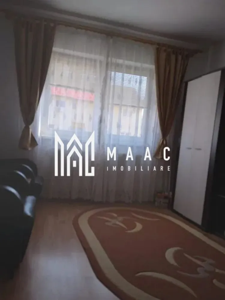 Apartament 2 camere | Pretabil investitie | Calea Dumbravii - MAAC Imobiliare vă prezintă un apartament cu 2 camere situat în zona Mihai Viteazu, la intersecția cu Calea Dumbrăvii – o locație ideală atât pentru locuință personală, cât și pentru investiție. Detalii generale: Apartamentul are o suprafață utilă de 37 mp și este poziționat la etajul 4 al unui imobil cu 5 niveluri. Se află într-o zonă liniștită, cu acces rapid către centrul orașului, magazine, instituții și mijloace de transport în comun. Compartimentare: Hol de intrare. 2 camere nedecomandate, potrivite pentru dormitor și living. Bucătărie separată, prevăzută cu debara pentru depozitare. Baie cu cadă și geam de aerisire. Dotări & confort: Centrala termică proprie cu calorifere. Apartamentul se vinde cu tot cu chiriaș, ceea ce îl transformă într-o oportunitate pentru investitori. Avantaje zonă: Acces facil către toate facilitățile: magazine, stații de autobuz, farmacii, bănci, piețe și zone verzi. Pentru mai multe detalii precizati telefonic ca ati vazut anuntul cu ID: CP2834771 }}