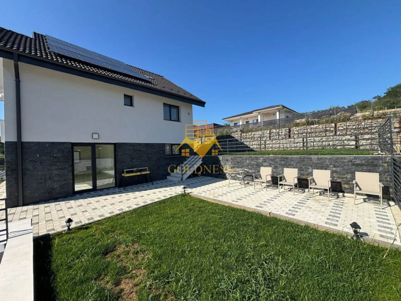 Casa individuala, 4 camere, garaj ,gradina, 2 bai, Popesti , Baciu