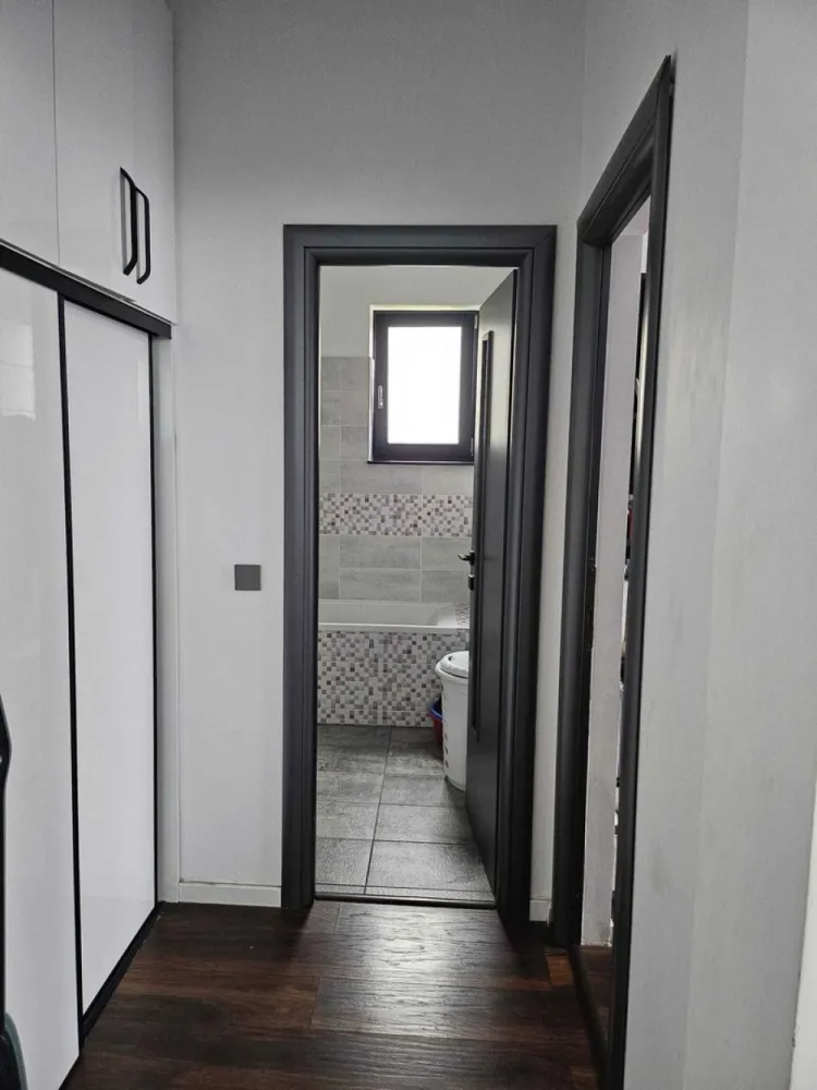 BRASADAS vinde ap 3 cam cu curte proprie in Carpati 2.