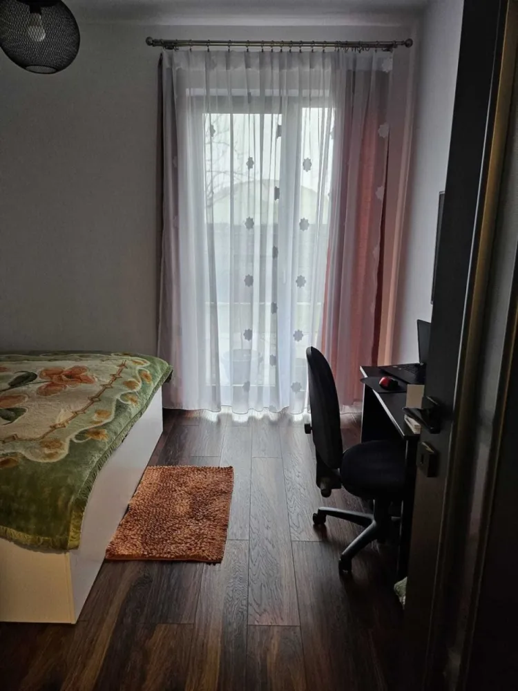 BRASADAS vinde ap 3 cam cu curte proprie in Carpati 2.