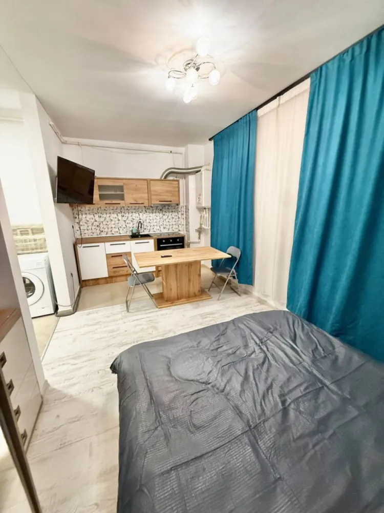 Gars. mobilata Militari Residence - demisol inalt mutare imediata - TVA INCLUS !! Vă prezentăm o garsonieră deosebită, situată în cartierul Militari Residence, într-un bloc modern cu regim de înălțime P+7, poziționat strategic pentru a vă oferi confort și accesibilitate. Detalii proprietate: - Tip: Garsonieră - Etaj: Demisol înalt - Finalizata - mutare imediata !! - Locație: Militari Residence Avantaje: - Bloc nou, construit cu materiale de calitate, garantând un standard ridicat de confort. - Poziție excelentă, în imediata apropiere a mijloacelor de transport în comun, pentru o deplasare facilă către orice zonă a orașului. - Acces rapid la instituții educaționale (școli publice), centre comerciale, supermarketuri și mall-uri. - Zonă liniștită, ideală pentru locuit sau investiție. Acum este momentul să achiziționați locuința visurilor dumneavoastră! Contactați-ne pentru mai multe detalii și programarea unei vizionări. }}