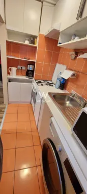 Apartament 3 camere, decomandat, etaj 1, zona Cedonia Sibiu