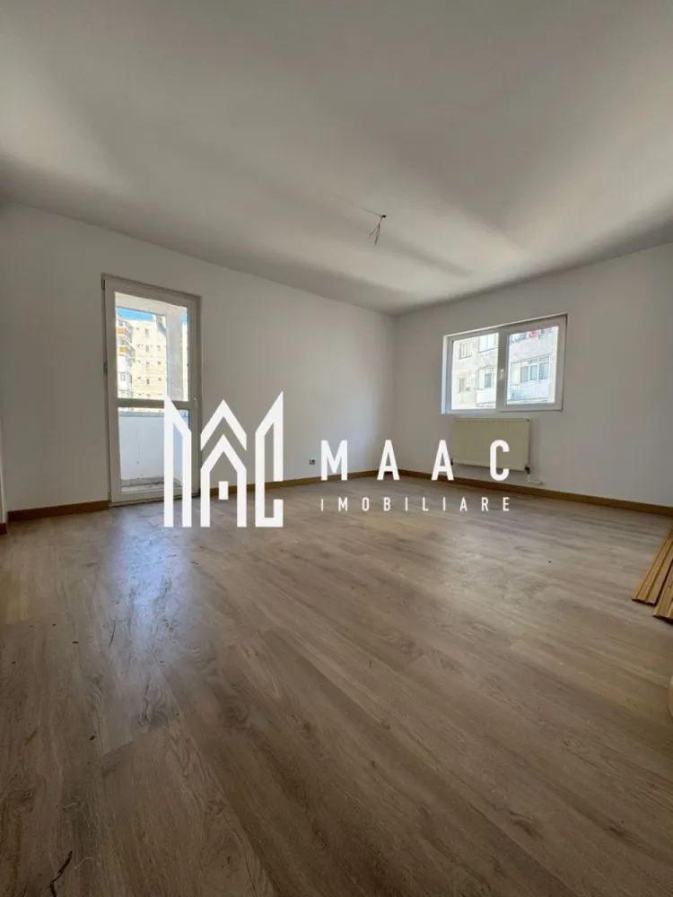 Apartamente noi | 2 camere | Ostroveni - MAAC Imobiliare vă propune spre vânzare apartamente noi, decomandate, situate în cartierul Ostroveni, zona Tic-Tac, o zonă apreciată pentru accesul facil către magazine, transport public și alte puncte de interes ale orașului. Locuințele sunt amplasate la mansarda unui imobil cu regim de înălțime P+4+M, mansardă recent construită și finalizată în anul 2026, realizată la standarde moderne. Apartamentele se vând la cheie, fiind complet finisate și pregătite pentru mutare imediată. Acestea beneficiază de finisaje noi și moderne, precum: * gresie * faianță * parchet * obiecte sanitare noi În plus, fiecare locuință dispune de balcon, oferind un spațiu suplimentar pentru relaxare. Din punct de vedere al confortului, proprietățile sunt dotate cu centrală termică proprie, asigurând eficiență energetică și control asupra costurilor de încălzire. Fiind locuințe noi, cu toate dotările neutilizate, acestea reprezintă o alegere ideală atât pentru locuit, cât și pentru investiție (închiriere). Prețurile pornesc de la 32.700 € și ajung până la 39.200 € (TVA inclus), în funcție de suprafață și compartimentare, fiind vorba despre construcție nouă. Pentru mai multe informații sau pentru programarea unei vizionări, echipa MAAC Imobiliare vă stă la dispoziție. ID: CP2968622 }}