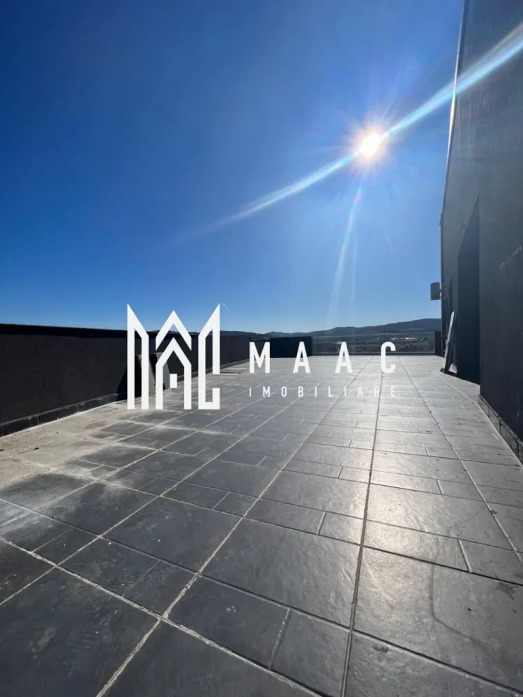 Apartament 3 camere | Penthouse | Bloc Nou | Ostroveni - MAAC Imobiliare vă propune spre vânzare un apartament exclusivist cu 3 camere, tip penthouse, situat în Râmnicu Vâlcea, în cartierul Ostroveni, în zona Bulevardului Dem Rădulescu – una dintre cele mai apreciate zone rezidențiale ale orașului. Proprietatea este amplasată într-un bloc nou, finalizat în anul 2025 și intabulat, cu regim mic de înălțime (P+3), oferind un plus de confort, intimitate și liniște. Apartamentul impresionează prin suprafața totală generoasă de 172 mp, compartimentarea eficientă și finisajele premium, fiind alegerea ideală pentru cei care își doresc un stil de viață modern și rafinat. Locuința dispune de: * living spațios și luminos * 2 dormitoare * 2 grupuri sanitare * o terasă generoasă ce oferă un view panoramic deosebit asupra zonei Terasa reprezintă un spațiu perfect pentru relaxare, socializare sau amenajarea unei zone private de petrecere a timpului liber. Din punct de vedere al confortului, apartamentul beneficiază de dotări moderne: * încălzire în pardoseală * aer condiționat Imobilul este construit la standarde ridicate, având placă de beton deasupra ultimului etaj și acoperiș, oferind astfel un plus de izolare și durabilitate. În prețul afișat este inclus și un loc de parcare subteran / garaj, un avantaj important pentru confortul viitorilor proprietari. Datorită poziționării excelente, suprafeței generoase și dotărilor premium, această proprietate reprezintă o oportunitate ideală atât pentru locuit, cât și pentru investiție. Pentru mai multe informații sau pentru programarea unei vizionări, echipa MAAC Imobiliare vă stă la dispoziție. ID : CP2968354 }}