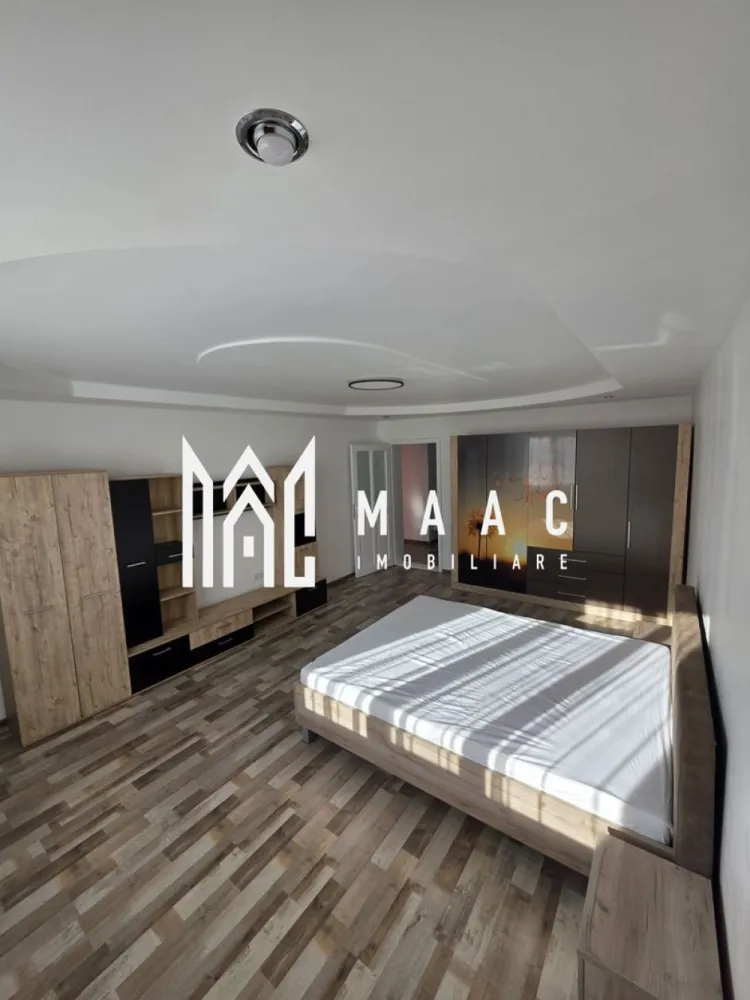 Apartament la casă | 4 camere | 91mpu | Valea Aurie - MAAC Imobiliare vă propune spre închiriere sau vânzare un apartament spațios cu 4 camere, situat la casă, în zona Valea Aurie, pe Calea Poplăcii, una dintre cele mai apreciate zone rezidențiale din Sibiu. Apartamentul are o suprafață utilă de 91 mp și beneficiază de o compartimentare practică și confortabilă. Locuința este compusă din trei dormitoare decomandate, living generos cu zonă de dining, bucătărie separată și două băi, oferind spațiu suficient pentru o familie. Zona Valea Aurie reprezintă un mare avantaj, fiind cunoscută pentru liniște, spații verzi și acces rapid către punctele de interes ale orașului, precum magazine, școli, grădinițe, mijloace de transport și zone de recreere. Apartamentul se închiriază la prețul de 650 euro/lună. Pentru mai multe detalii sau pentru a programa o vizionare, vă rugăm să ne contactați. Specificați ID-ul CP2969305. }}
