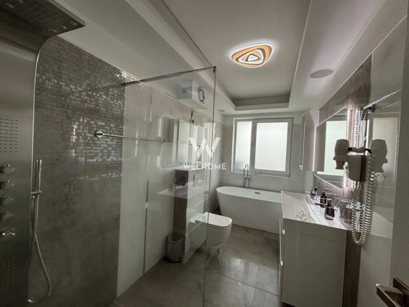 Apartament de 3 camere de închiriat, în bloc nou, zona Trei Stejari