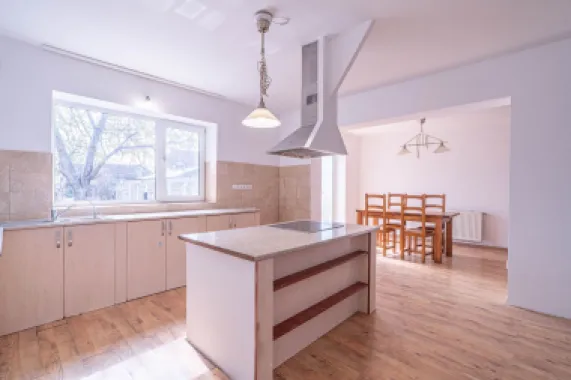 Casă de vânzare – zonă Poltura