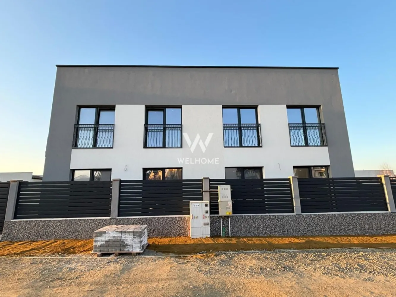 Casa nouă cu 4 camere și curte generoasă – Șelimbăr Triajului