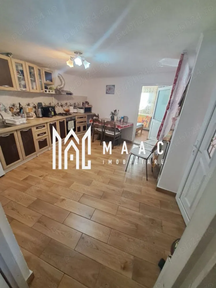 Casa Individuala | 2 Corpuri | 4 Camere | 100 MPU | Saliste - MAAC Imobiliare vă propune spre vânzare o proprietate formată din două corpuri de clădire, cu o suprafață utilă de 100 mp, situată în imediata apropiere a centrului orașului Săliște. Această casă este ideală pentru cei care caută un imobil versatil, bine poziționat și ușor accesibil. Descrierea proprietății Locuința este compartimentată funcțional și cuprinde în total: 4 camere 1 bucătărie 1 baie Cele două corpuri sunt separate printr-o poartă de trecere, oferind atât intimitate, cât și posibilitatea utilizării lor independente. Sistem de încălzire Un corp este încălzit cu gaz, Celălalt corp dispune de încălzire pe lemne, cu pivniță ideală pentru depozitare și spațiu tehnic. Acces și localizare Accesul la proprietate se face direct din stradă, ceea ce asigură confort și ușurință în utilizarea zilnică. Amplasarea aproape de centrul orașului garantează acces rapid la toate facilitățile locale. Pentru mai multe detalii sau pentru a programa o vizionare, vă invităm să contactați Maac Imobiliare specificand ID: CP2833580 }}