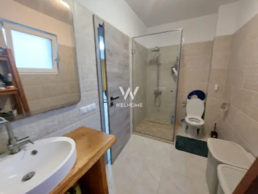 Casa 4 camere, curte 250mp - str. Granitului