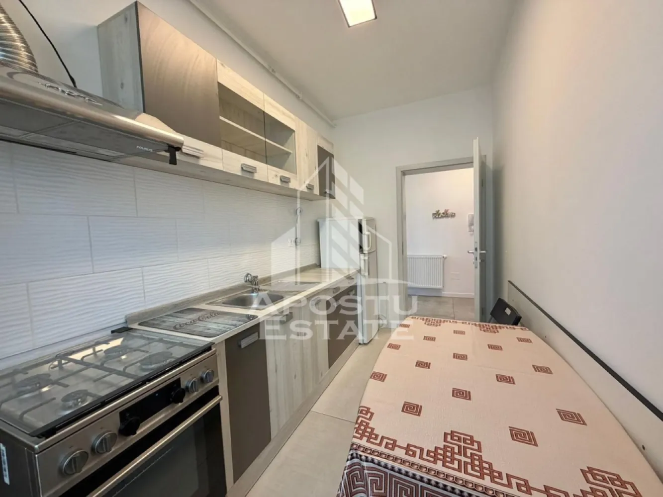 Apartament cu 2 camere de inchiriat, etaj 1, loc de parcare, Giroc