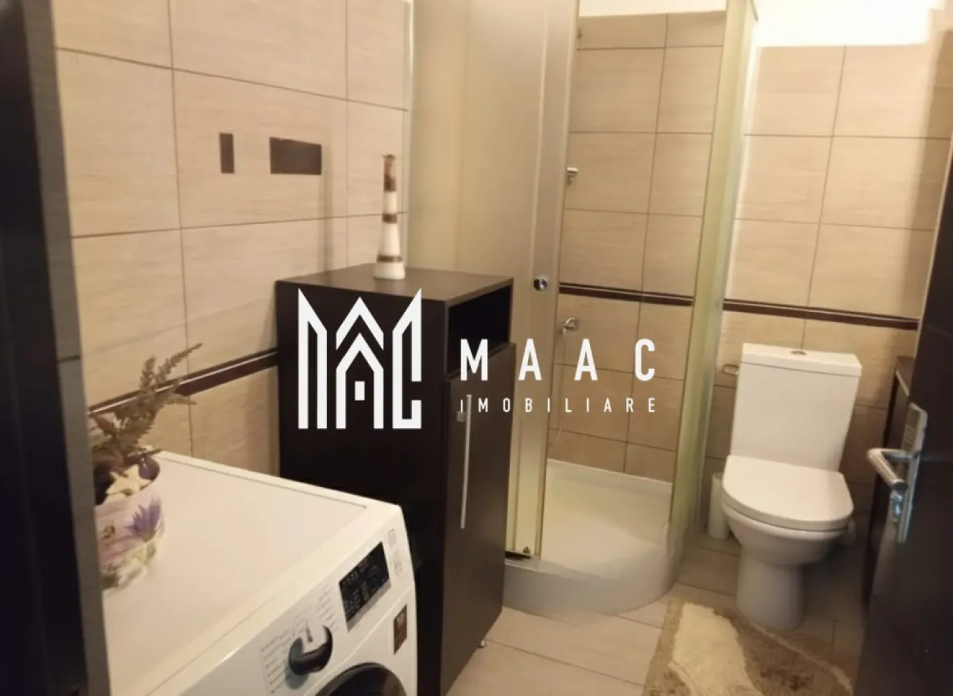 Apartament | 2 camere | 52 MPU | Semidecomandat | Turnisor - Maac Imobiliare vă propune spre închiriere un apartament de 2 camere, cochet și foarte bine întreținut, situat într-o zonă excelentă a cartierului Turnișor, aproape de toate punctele de interes: magazine, stații de transport, farmacii și alte servicii esențiale. Locuința se află la etajul 3 al unui bloc cu 4 etaje, dotat cu lift ce coboară până la demisol. Imobilul oferă, de asemenea, locuri de parcare, asigurând un plus de confort. Apartamentul este complet mobilat și utilat, pregătit pentru a fi ocupat imediat. Printre dotări se numără: centrală termică proprie mașină de spălat aragaz televizor mobilier în stare foarte bună Spațiul este luminos, primitor și ideal pentru persoane sau cupluri care își doresc o locuință modernă și bine plasată. Se acceptă animale de companie, însă în acest caz chiria se ajustează în consecință. Conditii de inchiriere: Se percepe o garantie in coantumul unei chirii lunare. Pentru mai multe detalii sau programarea unei vizionări, vă invităm să contactați Maac Imobiliare, specificând CP2832871. }}