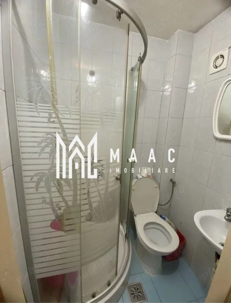 Garsoniera | 26 MPU | Etaj 2 | Investitie | Lazaret - Garsonieră de vânzare Sibiu 26 mp utili – mobilată și utilată – ideal investiție MAAC Imobiliare vă propune spre vânzare o garsonieră situată în zona Ipas din Sibiu, la etajul 2 al unui imobil bine întreținut. Proprietatea este potrivită atât pentru locuință personală, cât și pentru investiție în închiriere, datorită poziționării într-o zonă cu acces rapid către magazine, transport public și alte facilități urbane. Detalii garsonieră Suprafață utilă: 26 mp Etaj: 2 Spațiu de depozitare inclus Compartimentare eficientă Garsoniera se vinde complet mobilată și utilată, fiind pregătită pentru mutare imediată. Dotări Centrală termică proprie Electrocasnice funcționale Mobilier modern Spațiu organizat eficient În prețul afișat sunt incluse baia comună și dependințele. Avantaje Zonă accesibilă din Sibiu – Ipas Ideal pentru investiție (închiriere) Costuri reduse de întreținere Locuință pregătită pentru utilizare imediată Pentru mai multe detalii precizați ca ați văzut anunțul cu ID: CP2972317 }}