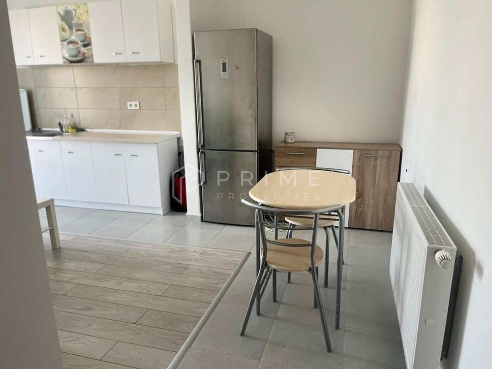 DE ÎNCHIRIAT: Apartament modern cu o cameră și parcare | Maurer