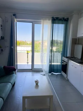 DE ÎNCHIRIAT: Apartament modern cu o cameră și parcare | Maurer