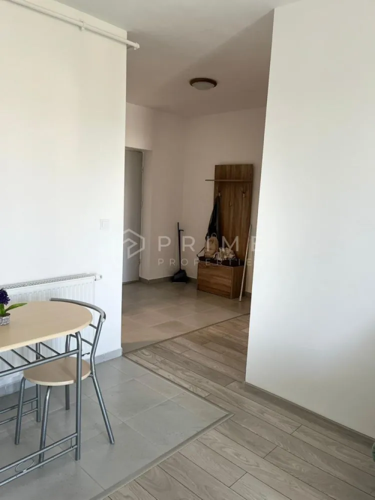 DE ÎNCHIRIAT: Apartament modern cu o cameră și parcare | Maurer