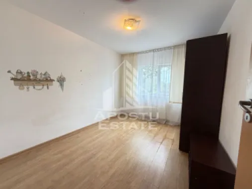 Apartament de vanzare cu 3 cam, centrala proprie,zona Lunei, Timisoara