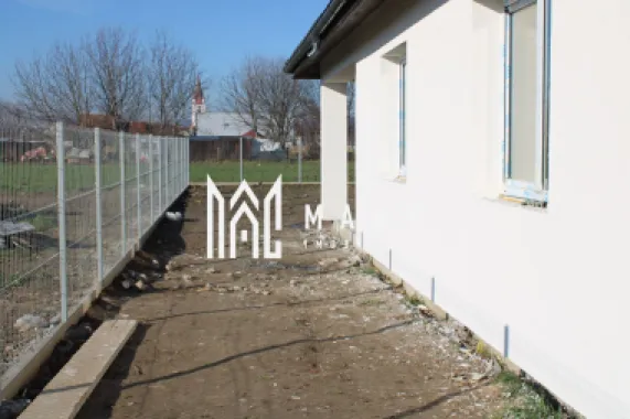 Casă tip duplex I 3 camere I Curte I Panouri solare I Cristian