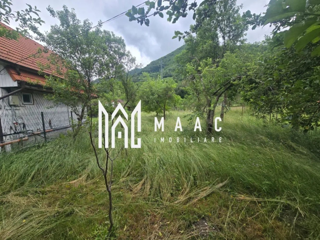 Casa de vacanta 1200 mp teren Valea Lotrioarei