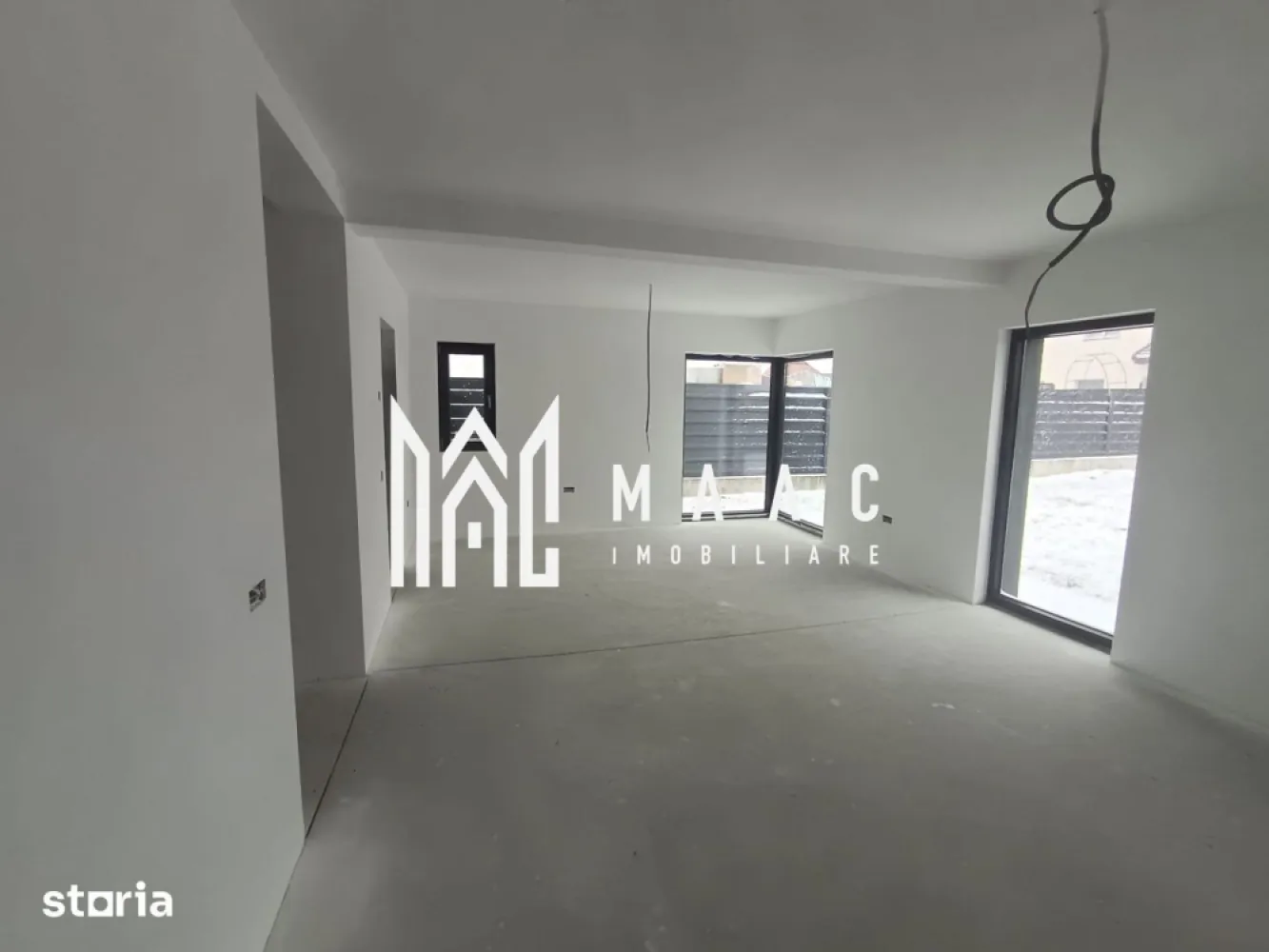 Casă 5 camere de vânzare | Șura Mică, Sibiu | 165 mp - Casă de vânzare cu 5 camere în Șura Mică, aproape de Sibiu, cu 165 mp utili, teren de 350 mp și construcție din 2026, în stadiu la gri, pregătită pentru personalizare.

Detalii proprietate:
• Casă individuală, cu suprafață utilă de 165 mp și suprafață construită de 231 mp
• Teren de 350 mp
• Construcție din cărămidă, finalizată în 2026
• Stadiu actual: la gri
• 5 camere
• Terasă de 27 mp la ultimul nivel, cu panoramă spre munți
• Încălzire în pardoseală instalată
• Utilități racordate: apă, canalizare, curent electric și gaz
• Tâmplărie Salamander și izolație din lână de lemn
• Exterior finalizat cu fațadă modernă, pavaj și gard perimetral

Proprietatea este amplasată în Șura Mică, într-o zonă nouă de case, aerisită și liniștită, cu acces rapid către Sibiu. Panorama deschisă spre munți și configurația terenului completează un cadru potrivit pentru locuire într-un ansamblu rezidențial nou.

Dacă îți dorești o casă nouă pe care să o finisezi după propriul stil, contactează echipa MAAC Imobiliare pentru detalii suplimentare și programarea unei vizionări. Cod anunț CP3210509.

Conținut optimizat cu AI, aprobat de agent uman.