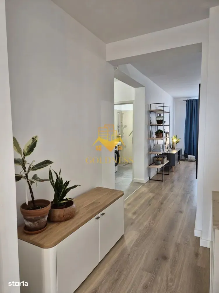 3 camere open-space, modern, parcare, Europa, E. Ionesco, Mega Image - GOLDNESS Imobiliare vă propune spre închiriere un apartament cu 3 camere complet mobilat și utilat, la parter într-un imobil de 2 etaje, în cartierul Europa, in apropiere de Profi, Mega Image, Moldovanu si statia de Bus. Dispune de loc de parcare in curte! Apartamentul este compartimentat astfel: - dormitor cu pat matrimonial, dressing, noptiere - dormitor cu o canapea extensibila - living cu bucatarie open-space complet utilată, canapea extensibilă, loc de servit masa - 2 bai, dintre care una este cu dus si una cu vana, calorifer port prosop inox și dulap pentru depozitare. - terasa de 8mp. Imobilul este dotat cu toate cele necesare- centrală proprie, mașină de spălat haine, masina de spalat vase, frigider, plită electrică, hotă, etc. Se află în apropierea stațiilor de transport în comun, magazine, restaurante, spații verzi, farmacii, etc. Dacă sunteți interesați de acest apartament și doriți să îl vizionați, dar și pentru alte oferte sau detalii nu ezitați să ne contactați telefonic sau prin e-mail - goldnessimobiliare@gmail.com. Vă stăm la dispoziție! Pentru intermediere se percepe un comision de 50% din prețul chiriei! }}