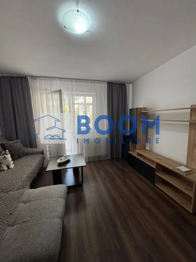 Apartament 2 camere de inchiriat | Zona Nord | Centrala proprie - BOOM Imobiliare vă propune spre închiriere un apartament de 2 camere modern și primitor, situat în zona Nord, pe strada Rapsodiei. Proprietatea este ideală pentru cei care își doresc un cămin gata de mutat, situat într-o zonă liniștită, dar cu acces rapid la toate facilitățile urbane.
• Compartimentare: 2 camere luminoase, confortabile și bine structurate.
• Mobilier: Complet mobilat și utilat modern, cu finisaje de calitate.
• Confort termic: Centrală proprie (costuri reduse de întreținere și control total asupra temperaturii).
• Poziționare: Zonă foarte liniștită, ferită de zgomotul arterelor principale.
• Cumpărături: Supermarketuri în imediata apropiere pentru cumpărăturile zilnice.
• Educație: Școli și grădinițe de renume la doar câteva minute de mers pe jos.
• Transport: Acces facil la stațiile de transport în comun.
Apartamentul este disponibil pentru mutare.
 Pentru mai multe detalii și programarea unei vizionări, nu ezitați să contactați echipa BOOM Imobiliare specificand CP3195677