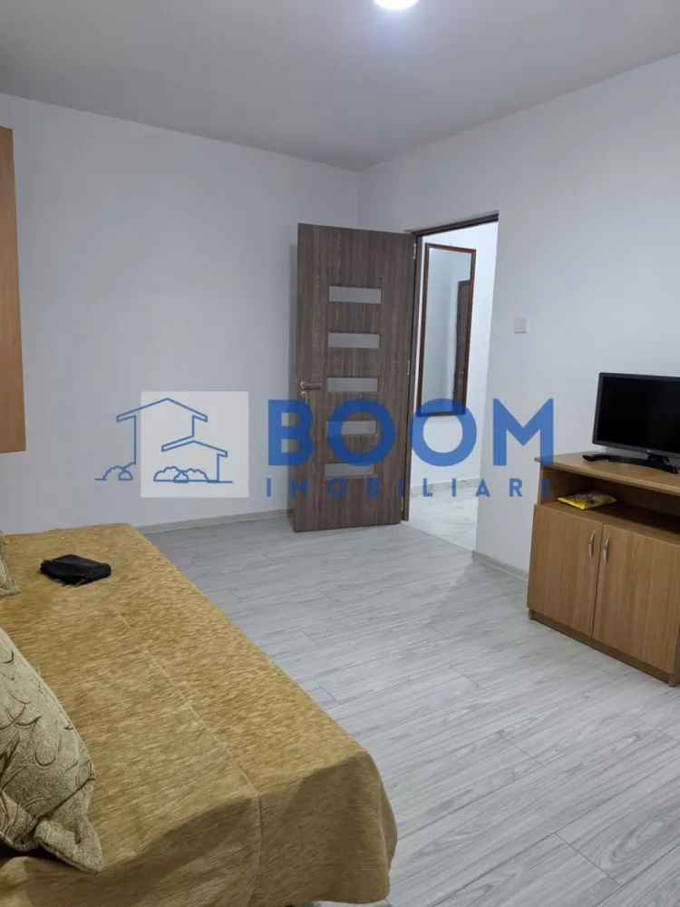 Garsoniera | Zona Centrala | Etaj 1 | 28 mpu - BOOM Imobiliare vă propune spre vânzare o garsonieră confort 1, situată chiar în zona centrală a orașului. Este proprietatea ideală pentru cei care vor să aibă totul la câțiva pași distanță sau pentru o investiție sigură și profitabilă.
De ce să alegi această proprietate?Poziționare ultra-centrală: Ai acces rapid la toate punctele cheie din oraș.Totul pentru familie: Școli de prestigiu și grădinițe în imediata apropiere.Facilități zilnice: Piața agroalimentară și supermarketuri la doar un minut distanță.Mobilitate maximă: Stații pentru mijloacele de transport în comun chiar lângă bloc.Confort sporit: Compartimentare confort 1, spațioasă și excelent structurată.
pentru mai multe detalii sau a programa o vizionare va rugam specificati CP3195686