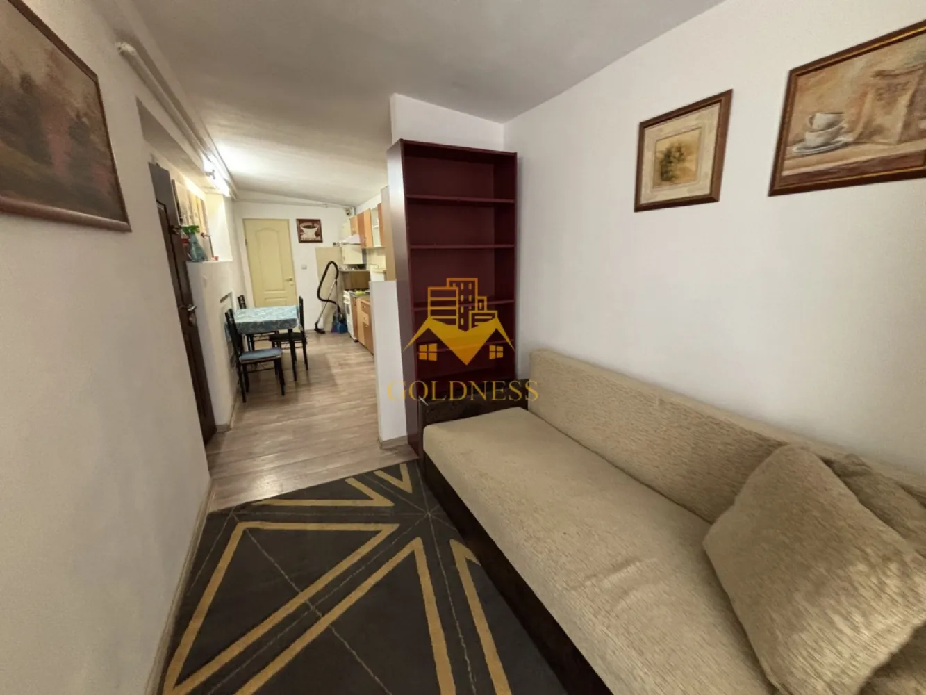 Garsoniera moderna, balcon, parcare, Buna Ziua, Calea Turzii ROD, OMW - GOLDNESS Imobiliare vă propune spre închiriere un apartament cu o camera complet mobilat și utilat, la etajul 2 într-un imobil de 4 etaje, în cart. Buna Ziua. Se poate inchiria separat un loc de parcare esterior la pretul de 50 euro sau subteran la 100 euro. Se află în apropierea stațiilor de transport în comun, magazine, restaurante, spații verzi, farmacii, etc. Garsoniera este compartimentata astfel: - camera cu canapea extensibila dressing. - bucatarie complet utilată și mobilată loc de servit masa. - baie cu cabina de dus, calorifer port prosop și dulap pentru depozitare. - balcon. Imobilul este dotat cu toate cele necesare- centrală proprie, frigider, aragaz, hotă, mașină de spălat haine, etc. Dacă sunteți interesați de acest apartament și doriți să îl vizionați, dar și pentru alte oferte nu ezitați să ne contactați telefonic sau prin e-mail. Vă stăm la dispoziție! Pentru intermediere se percepe un comision de 50% din prețul chiriei! }}