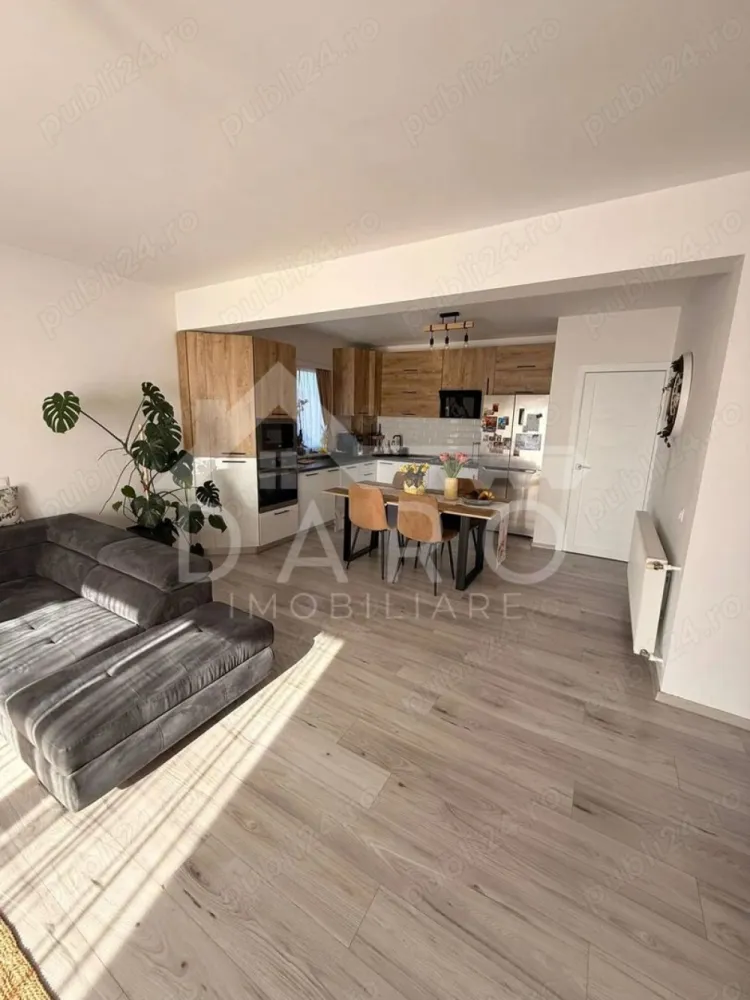 🏡 Casă modernă de vânzare | 3 camere | Sâncraiu de Mureș - 🏡 Casă modernă de vânzare | 3 camere | curte amenajată | garaj | Sâncraiu de Mureș Vă prezentăm o proprietate deosebită, construită în 2018, situată într-o zonă liniștită din Sâncraiu de Mureș, foarte aproape de primărie, școală, magazine și stația de transport în comun. Casa este ideală pentru cei care își doresc confort, spațiu și intimitate, fiind complet mobilată și utilată, pregătită pentru mutare imediată. 💰 Preț: 222.000 € 📐 Suprafețe: ✔ suprafață utilă: 80 mp ✔ suprafață construită: 110 mp ✔ teren: 370 mp 🏡 Compartimentare inteligentă: ✔ living generos open-space cu bucătăria ✔ 2 dormitoare luminoase ✔ baie spațioasă cu finisaje moderne ✔ hol ✔ terasă ✔ foișor complet amenajat ✔ garaj automatizat ✨ Interiorul impresionează prin: ✔ living spațios cu zonă de relaxare și lumină naturală abundentă ✔ bucătărie modernă, mobilată și utilată complet ✔ mobilier elegant și finisaje moderne ✔ pardoseli de calitate și design contemporan ✔ baie amenajată cu bun gust și materiale moderne ✔ camere luminoase, decorate armonios 🔥 Dotări și construcție: ✔ construcție din cărămidă ✔ izolație exterioară 10 cm ✔ centrală termică proprie și calorifere ✔ ferestre termopan PVC ✔ acoperiș din tablă ✔ pod parțial podit pentru depozitare 🌳 Curte amenajată complet: ✔ pavaj în jurul casei ✔ gazon și plante ornamentale ✔ pomi fructiferi și arbori decorativi ✔ curte întreținută și foarte plăcută 🍖 Foișor spectaculos pentru relaxare: ✔ zonă de dining ✔ grătar construit din cărămidă și șamotă ✔ chiuvetă și blat de lucru ✔ plită pe inducție ✔ mini frigider ✔ TV ✔ spațiu perfect pentru petrecerea timpului cu familia sau prietenii 🚗 Garaj privat cu ușă automatizată + acces pietonal separat. 🔒 Casa dispune de sistem de alarmă și supraveghere video, conectat la Gombos Security. 🎁 Bonus: materialele pentru înlocuirea gardului (tablă Carreta) în valoare de 2000 €. 📍 Avantaje locație: ✔ zonă liniștită de case ✔ acces rapid către Târgu Mureș ✔ aproape de magazine, școală și transport public 🤝 Proprietate promovată prin DARO Imobiliare 💳 Dacă doriți să cumpărați această proprietate prin credit, prin Kiwi Finance beneficiați de: ✔ analiză GRATUITĂ a eligibilității ✔ acces la oferte de finanțare de la peste 12 bănci ✔ negocierea dobânzii în favoarea dumneavoastră ✔ suport complet până la semnarea contractului de credit 📞 Detalii și programări pentru vizionare: Coman Maria – DARO Imobiliare & Kiwi Finance 📱 0749 535 729 }}