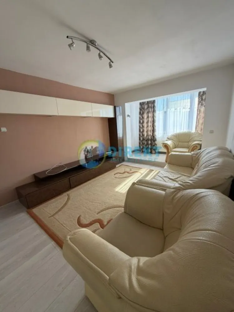 Apartament spatios , zona Lama , langa Generala 4 - Agentia Direkt Imobiliare propune spre inchiriere apartament spatios situat la etajul 4 , in zona Lama , pe strada Colibitei . Imobilul are o suprafata construita de 65 mp , si este compus din bucatarie separata , 2 dormitoare , baie , hol, loc de depozitare in pod , uscator . Se inchiraza mobilat in totalitate . }}