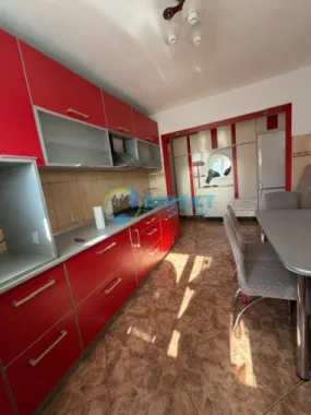 Apartament spatios , zona Lama , langa Generala 4
