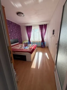 Apartament spatios , zona Lama , langa Generala 4
