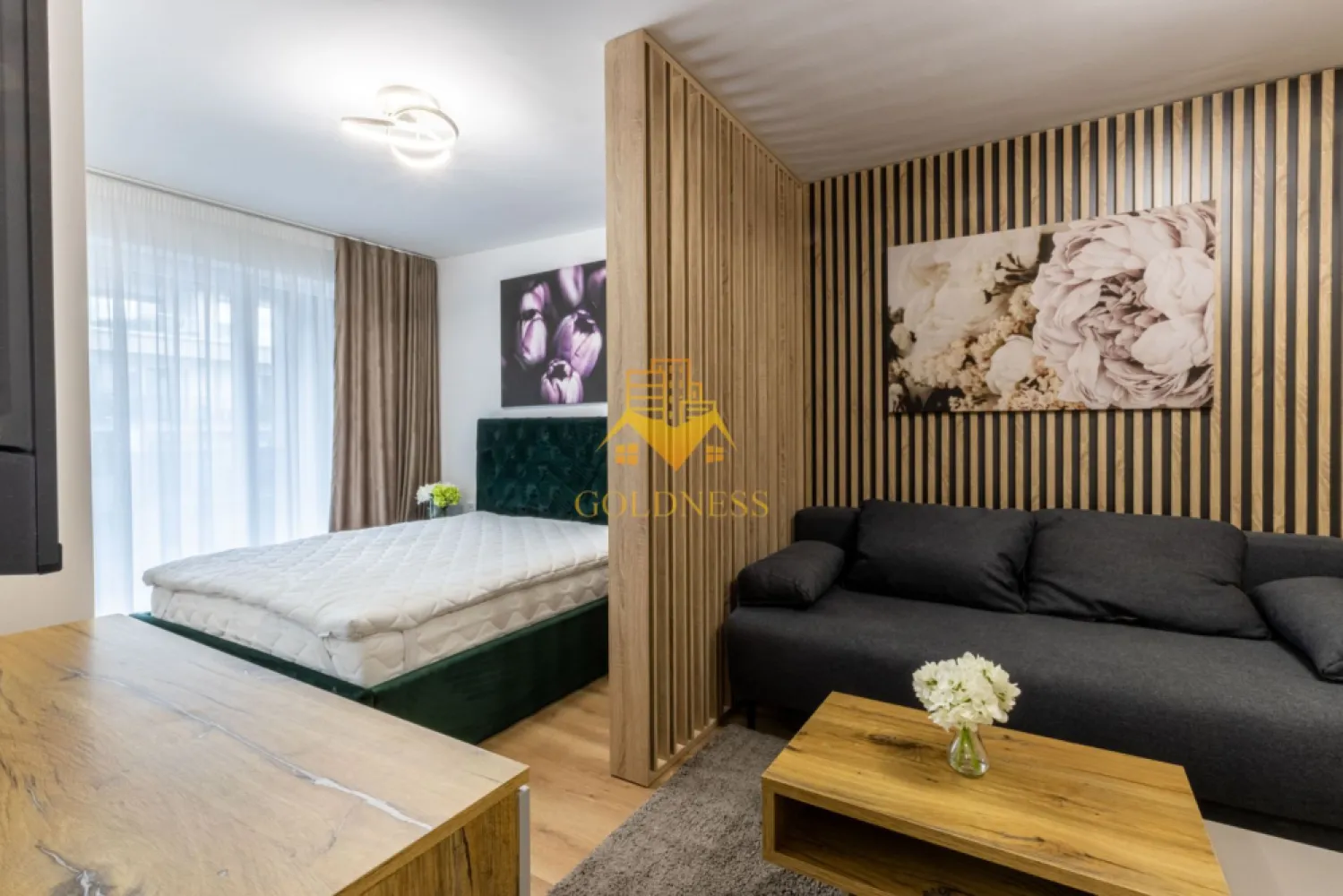 Studio, Ultrafinisat, bloc nou, Gheorgheni Zona Iulius Mall, FSEGA - GOLDNESS Imobiliare vă propune spre închiriere un apartament cu o camera complet mobilata și utilata, la etajul 6 într-un imobil de 7 etaje, în Cartierul Gheorgheni. Parcare subterana 50E! Se află în apropierea stațiilor de transport în comun, magazine, restaurante, spații verzi, farmacii, etc. Apartamentul este compartimentat astfel: - living cu bucatarie open space complet utilată și mobilată, canapea extensibilă, pat matrimonial, loc de servit masa - baie cu cabina de dus, calorifer port prosop și dulap pentru depozitare. - terasa de 5 mp. Imobilul este dotat cu toate cele necesare- centrală proprie, frigider, aragaz, hotă, mașină de spălat haine, etc. Dacă sunteți interesați de acest apartament și doriți să îl vizionați, dar și pentru alte oferte nu ezitați să ne contactați telefonic sau prin e-mail. Vă stăm la dispoziție! Pentru intermediere se percepe un comision de 50% din prețul chiriei! }}