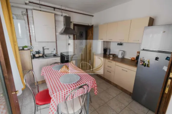Apartament 4 camere Central 100mp 245000 euro