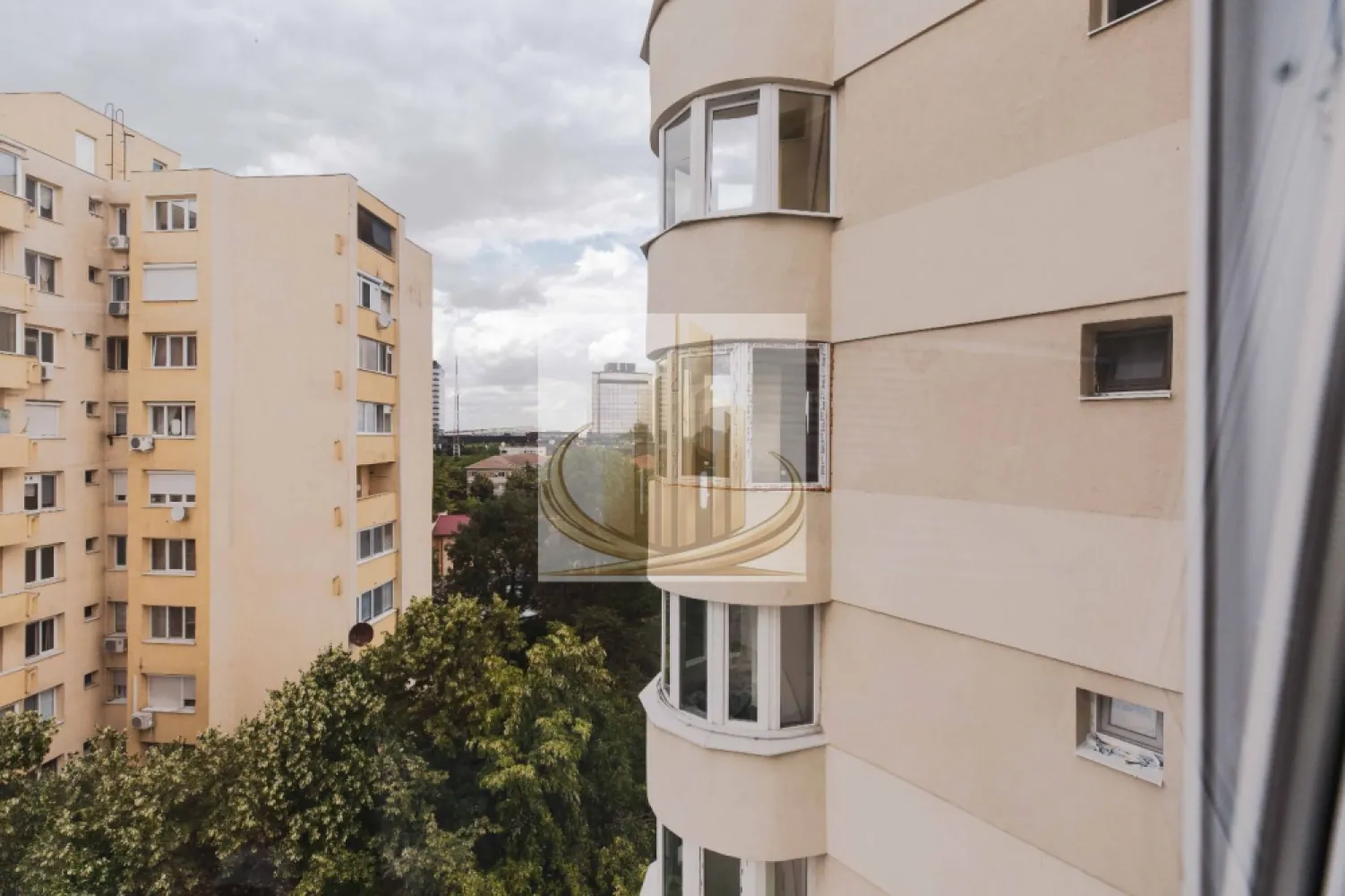 Apartament 4 camere Central 100mp 245000 euro