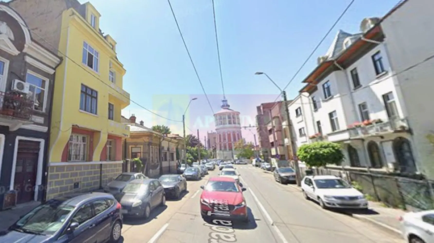 Foisorul de Foc-Mosilor, apartament de 2 camere - Va oferim spre vanzare un apartament de 2 camere la Foisorul de Foc, la etajul 1/P+1+M, bloc consolidat, si apartamentul renovat in 2022, cu instalatii electrice si sanitare noi, dispune de Centrala Termica proprie Vaillant. 
Are boxa la demisol cu geam de 7mp.
Se vinde cu bucataria mobilata. 
Toate actele sunt pregatite pentru vanzare.
Imobilul nu are Risc seismic.
Pentru detalii si vizionari contactati agentul Dona Camelia 0733683461