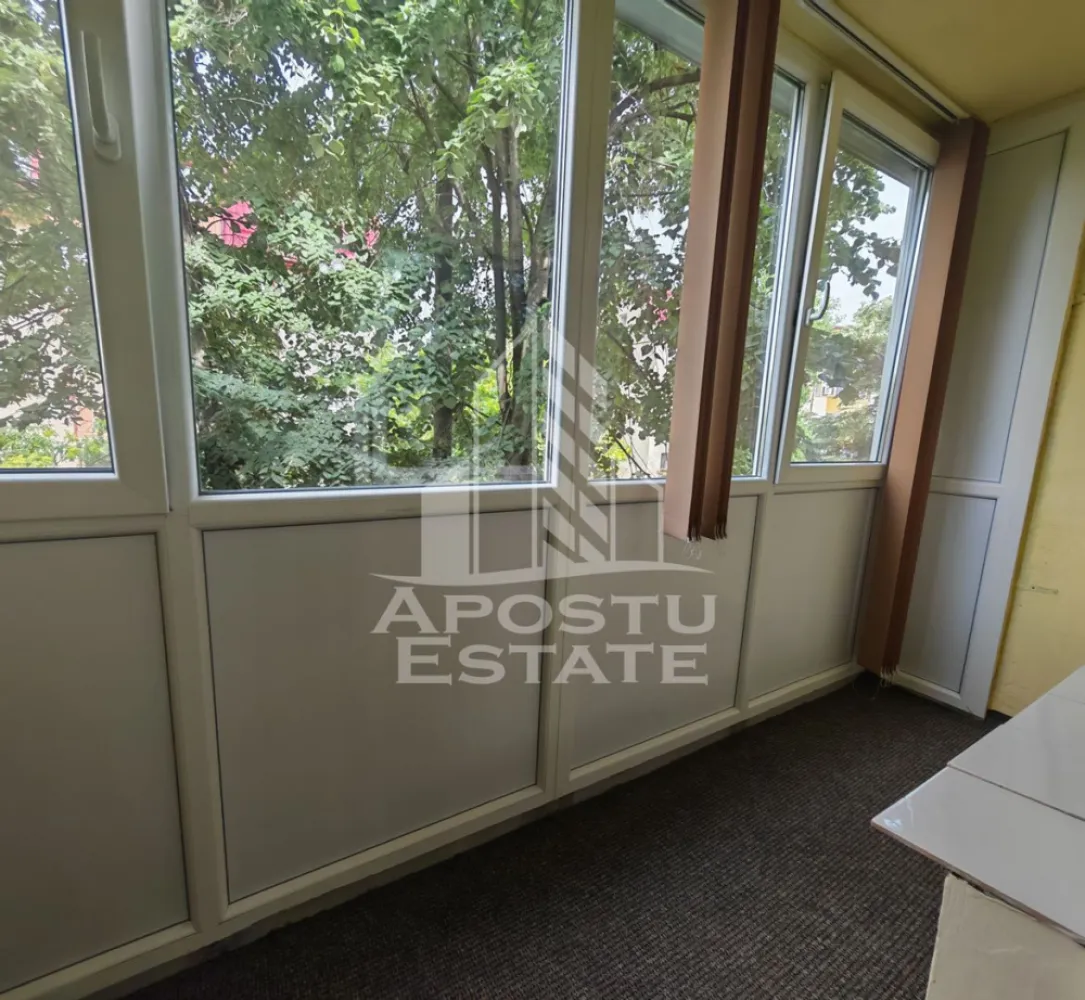 Apartament de vanzare cu 3 camere, 2 bai, 2 balcoane, zona Aradului