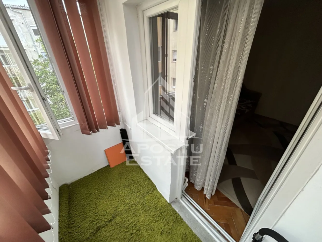 Apartament la etaj interemediar, 3 camere, 55 mp, Zona Girocului