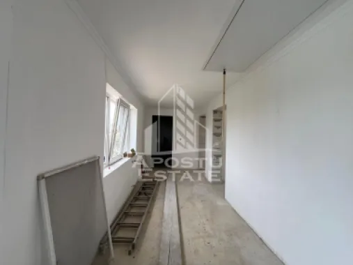 Casa individuala pe etaj de vanzare, renovata complet, Becicherecu Mic