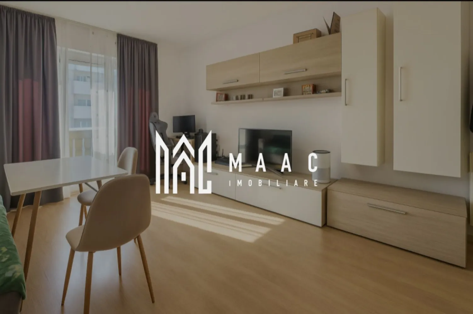 Apartament 2 Camere | Mobilat | Gradina 35 MP | Arhitectilor - MAAC Imobiliare vă propune spre vânzare un apartament cu 2 camere, situat în Cartierul Arhitecților. Caracteristici: Suprafață utilă: 43 mp Compartimentare: dormitor, living luminos conectat cu bucătăria open space, baie finisată, grădină privată cu acces direct din bucătărie Finisaje și dotări: Finisaje: gresie, faianță și parchet Geamuri termopan Încălzire cu centrala proprie si calorifere Loc de parcare disponibil în fața imobilului. Localizare și facilități ale zonei: Situat în Cartierul Arhitecților, cu acces rapid la principalele artere de circulație Aproape de magazine, restaurante, cafenele și alte puncte de interes. Pentru mai multe detalii precizati telefonic ca ati vazut anuntul cu ID: CP2831728 }}