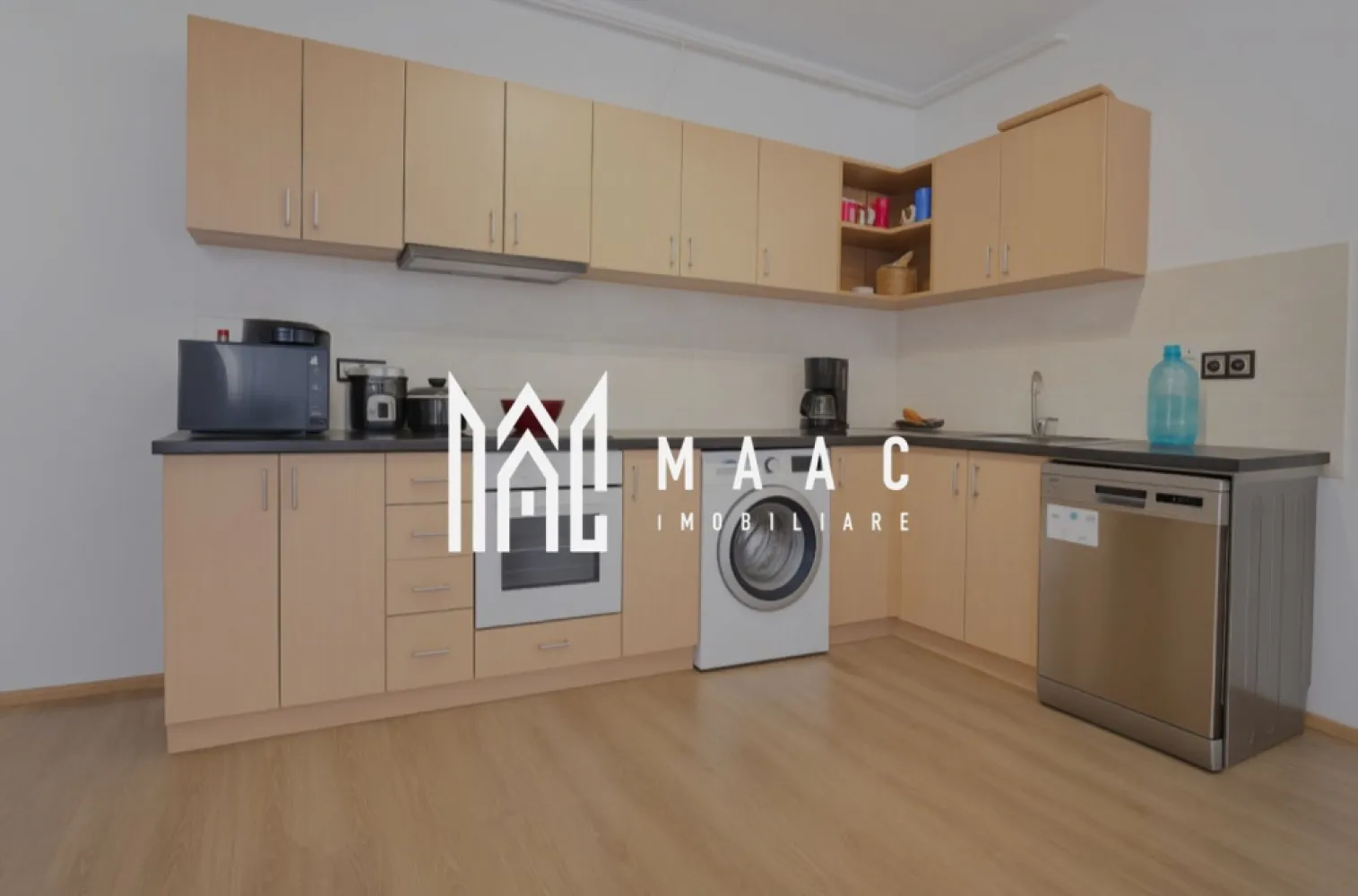 Apartament 2 Camere | Mobilat | Gradina 35 MP | Arhitectilor - MAAC Imobiliare vă propune spre vânzare un apartament cu 2 camere, situat în Cartierul Arhitecților. Caracteristici: Suprafață utilă: 43 mp Compartimentare: dormitor, living luminos conectat cu bucătăria open space, baie finisată, grădină privată cu acces direct din bucătărie Finisaje și dotări: Finisaje: gresie, faianță și parchet Geamuri termopan Încălzire cu centrala proprie si calorifere Loc de parcare disponibil în fața imobilului. Localizare și facilități ale zonei: Situat în Cartierul Arhitecților, cu acces rapid la principalele artere de circulație Aproape de magazine, restaurante, cafenele și alte puncte de interes. Pentru mai multe detalii precizati telefonic ca ati vazut anuntul cu ID: CP2831728 }}