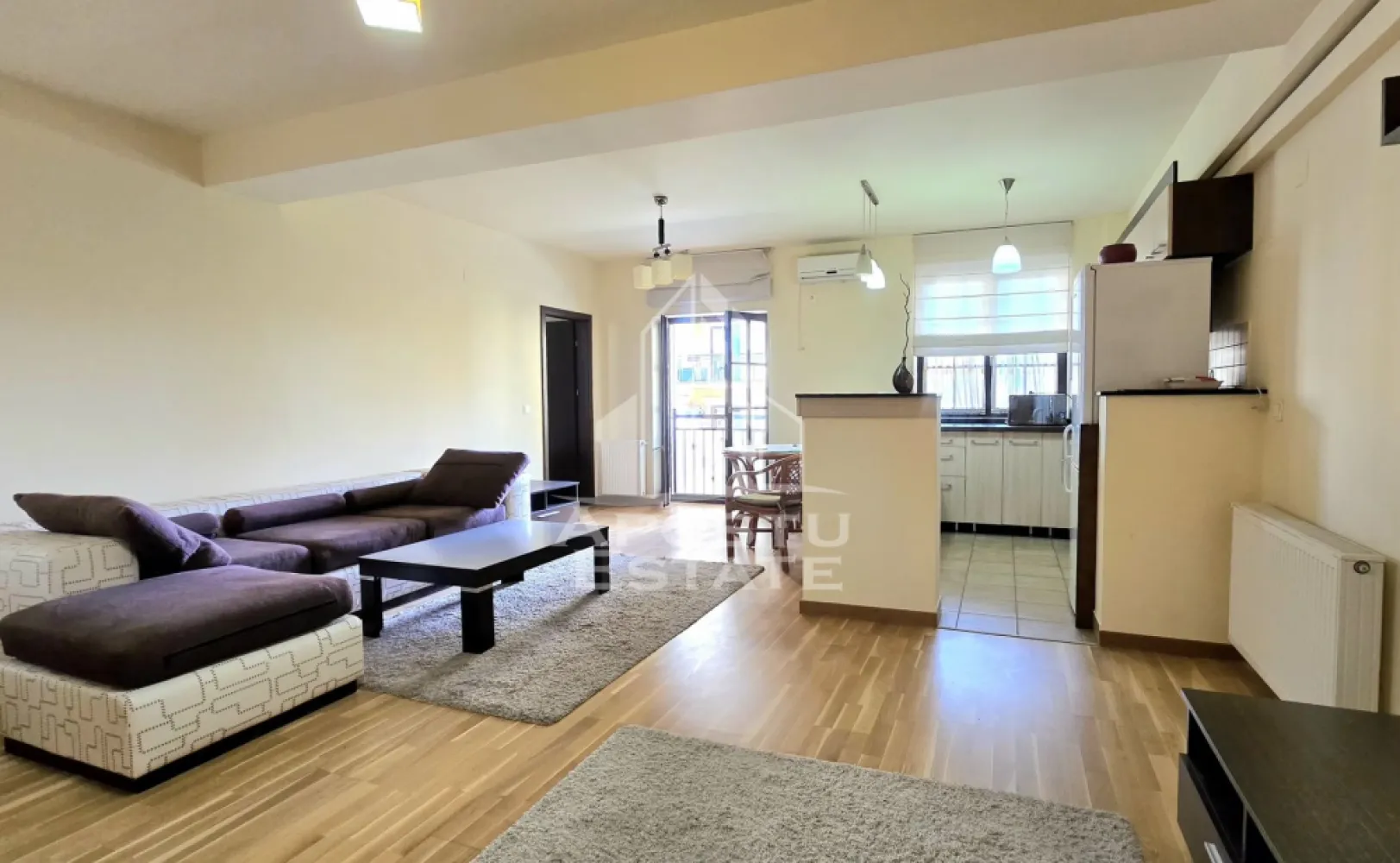 Apartament de vanzare cu 2 camere si loc de parcare, Mehala, an 2010