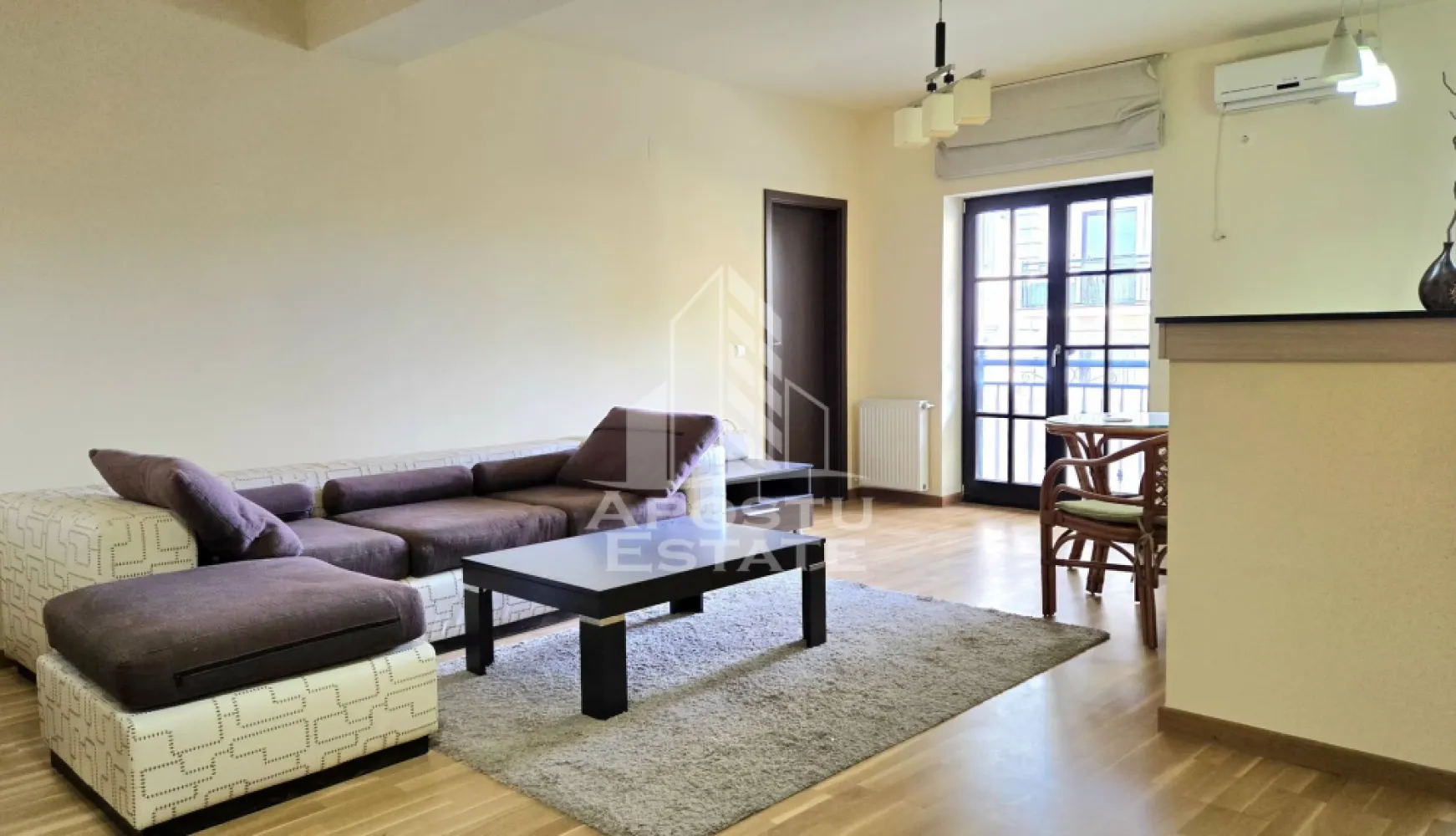 Apartament de vanzare cu 2 camere si loc de parcare, Mehala, an 2010