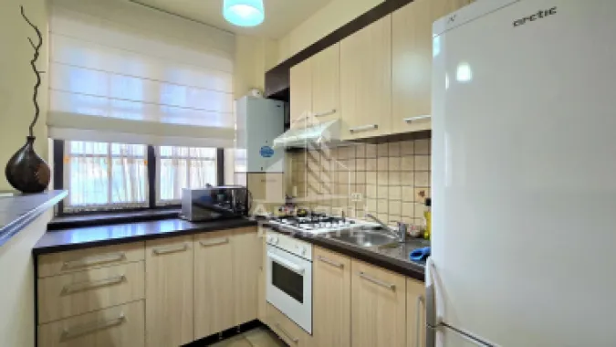 Apartament de vanzare cu 2 camere si loc de parcare, Mehala, an 2010