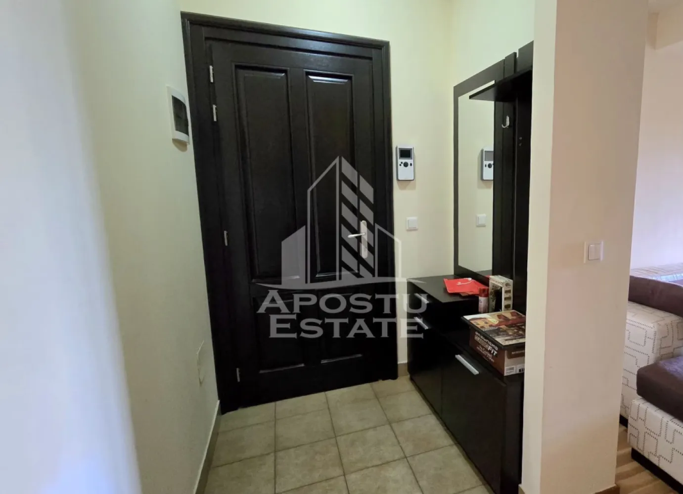 Apartament de vanzare cu 2 camere si loc de parcare, Mehala, an 2010