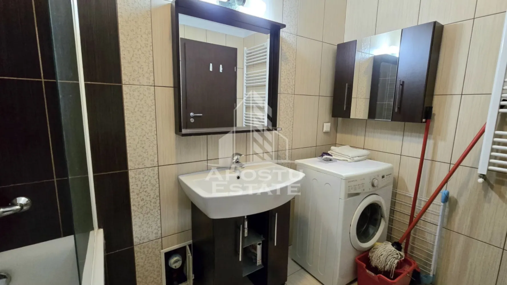 Apartament de vanzare cu 2 camere si loc de parcare, Mehala, an 2010