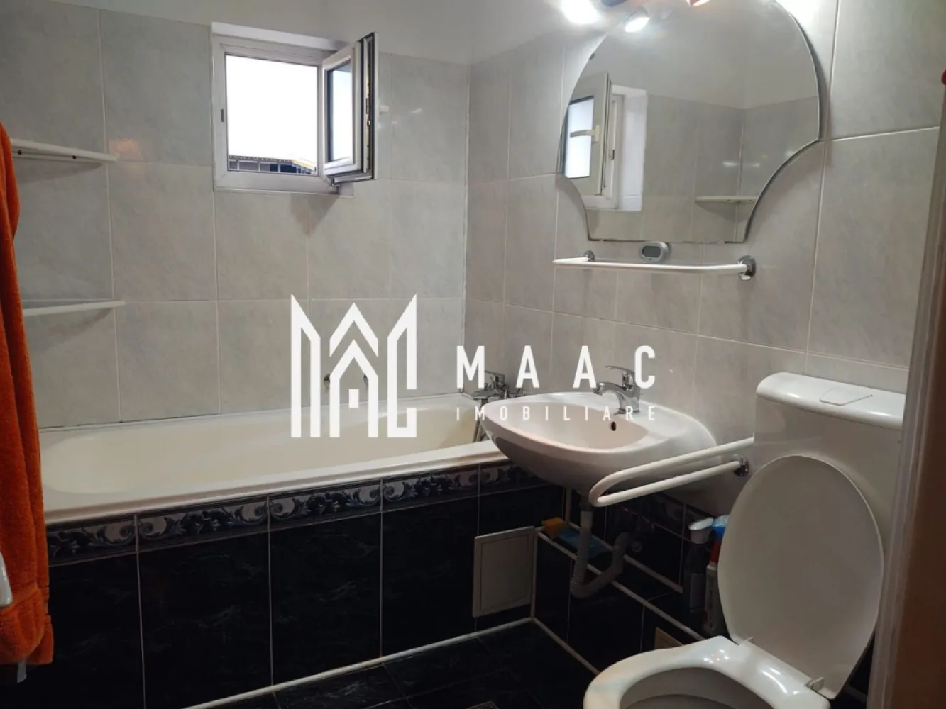 Apartament 3 camere I Etajul 3 I Decomandat I Strand